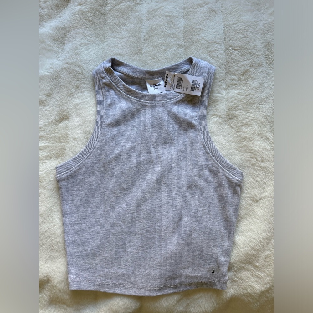 grey crop top